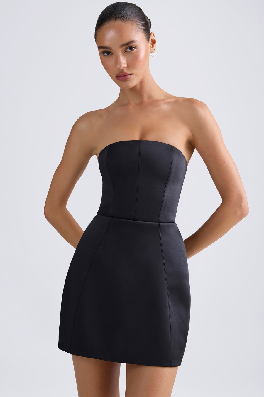 bandeau-kuvioinen tulip-minimekko mustana