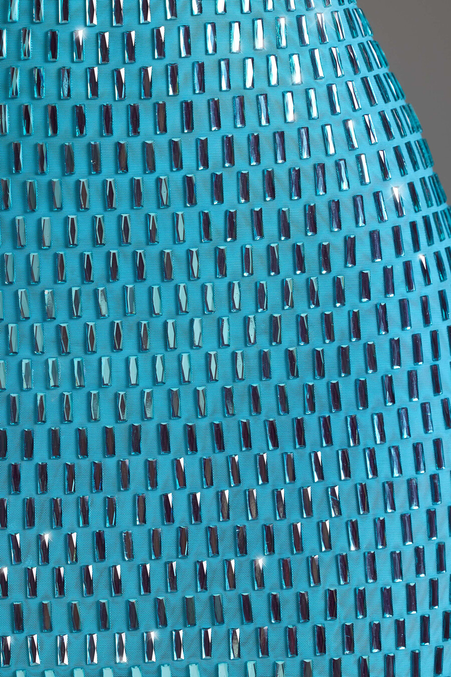 koristeltu aukkoinen minimekko värissä aqua blue