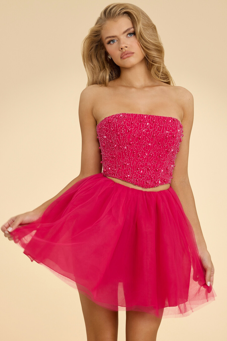 korkeavyötäröinen tylliminihame pinkissä