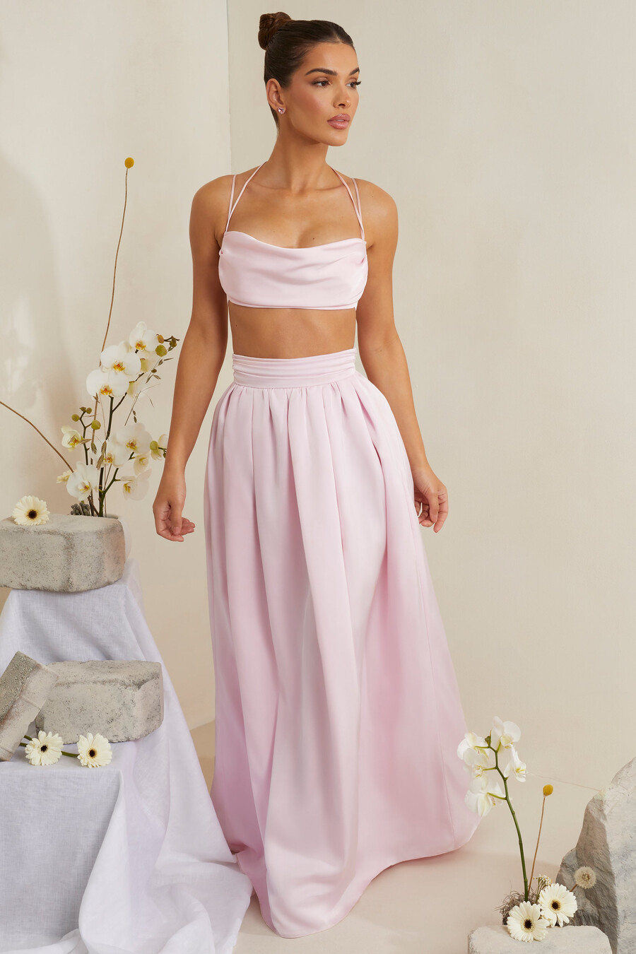 vaaleanpunainen cowl neck -kauluksinen paksu satiinitoppi