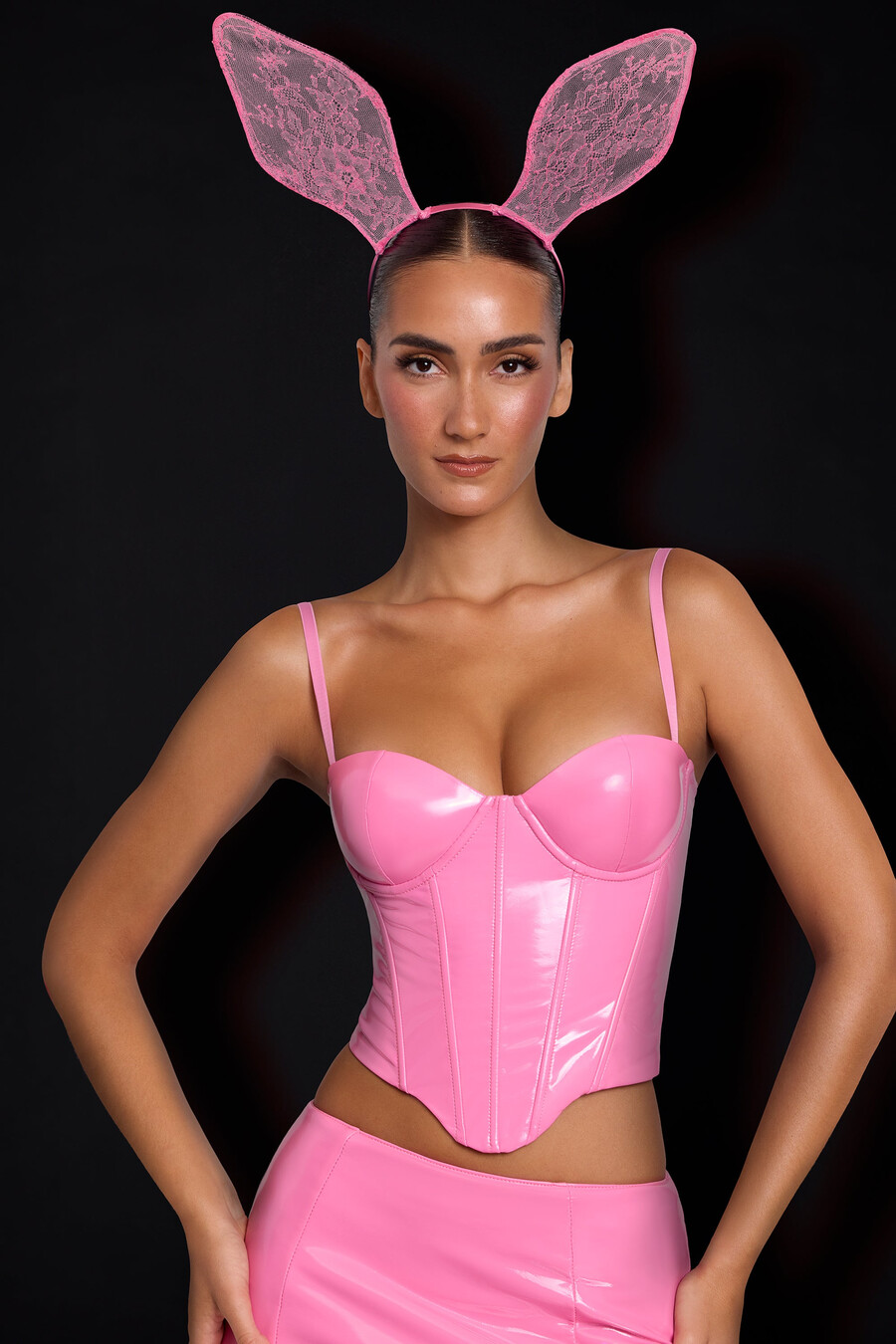 vinyylillä tuettu korsetti crop top pinkkinä