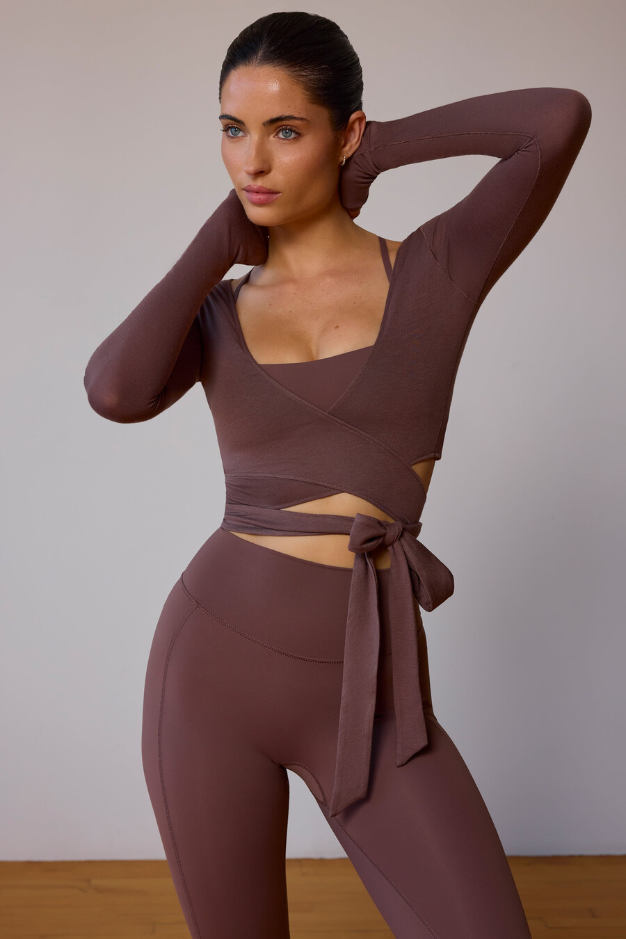 pitkähihainen kietaisutoppi taupe brown