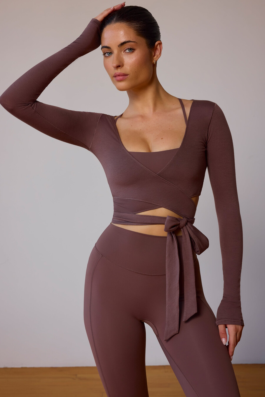 pitkähihainen kietaisutoppi taupe brown