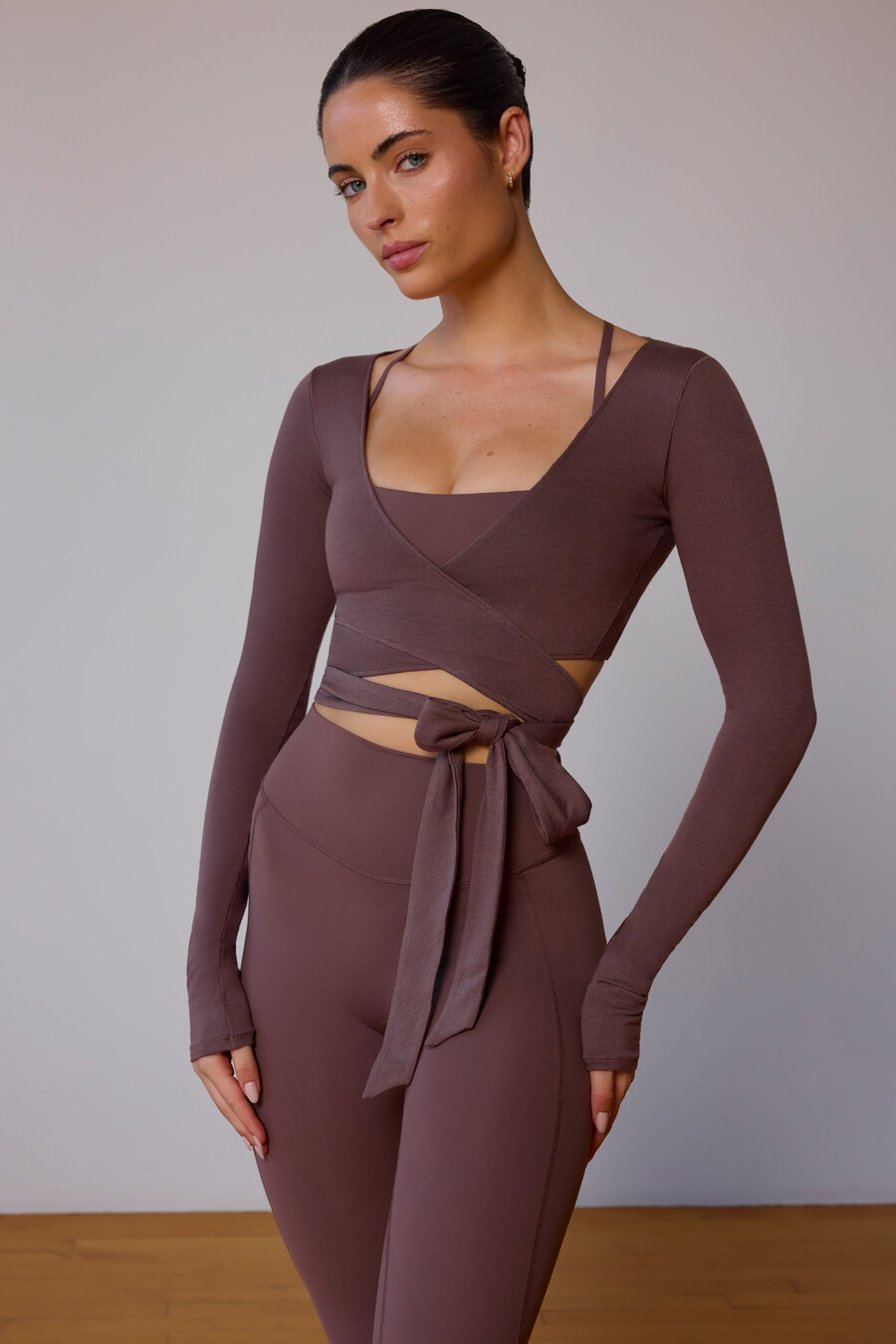 pitkähihainen kietaisutoppi taupe brown