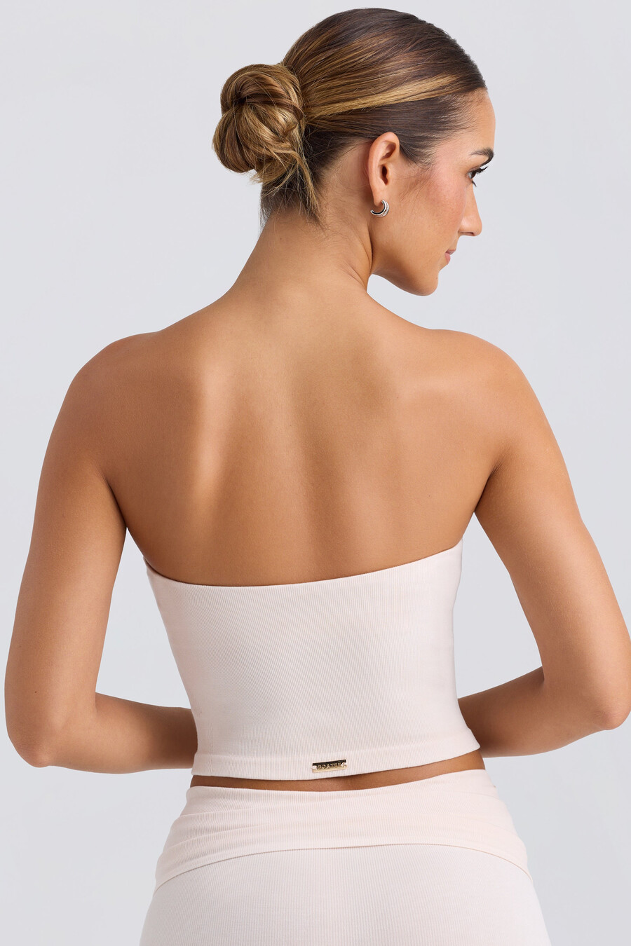 bandeau-tyylinen crop-toppi värissä washed cream