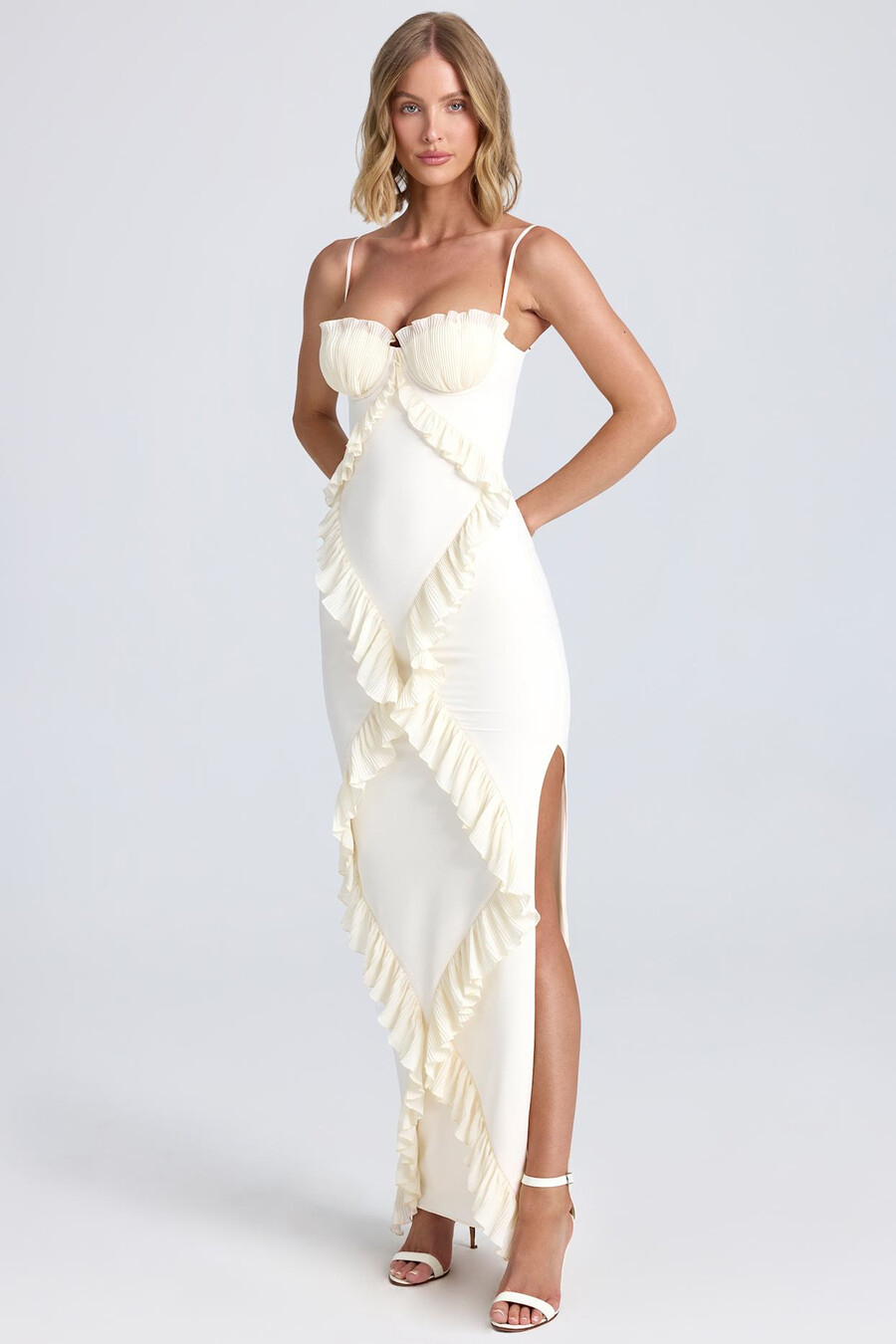 plissé ruffle-trim maxi-mekko norsunluusta